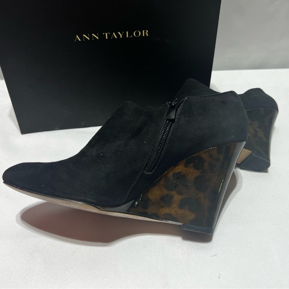 Ann Taylor Wedge Suede Bootie w Tortoise Heel - Picture 5 of 9